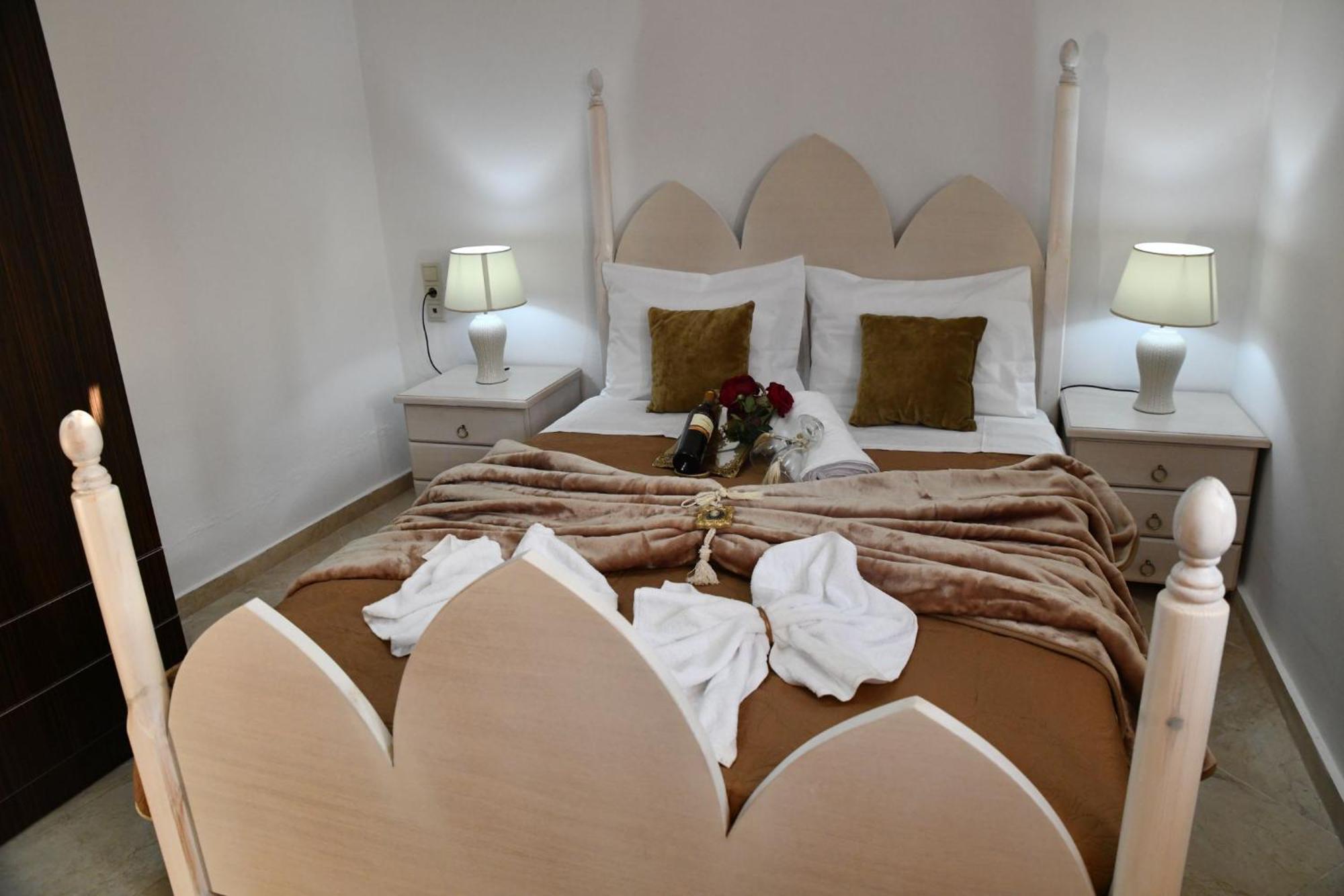 Kleopatra Deluxe Apartment With Jacuzzi كاميلاريون المظهر الخارجي الصورة