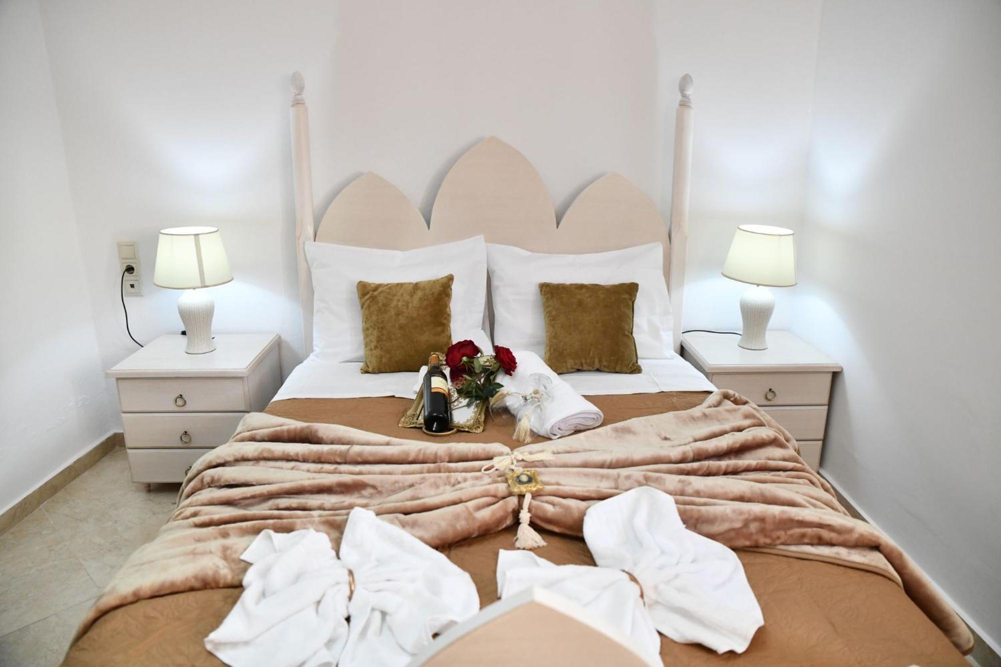 Kleopatra Deluxe Apartment With Jacuzzi كاميلاريون المظهر الخارجي الصورة