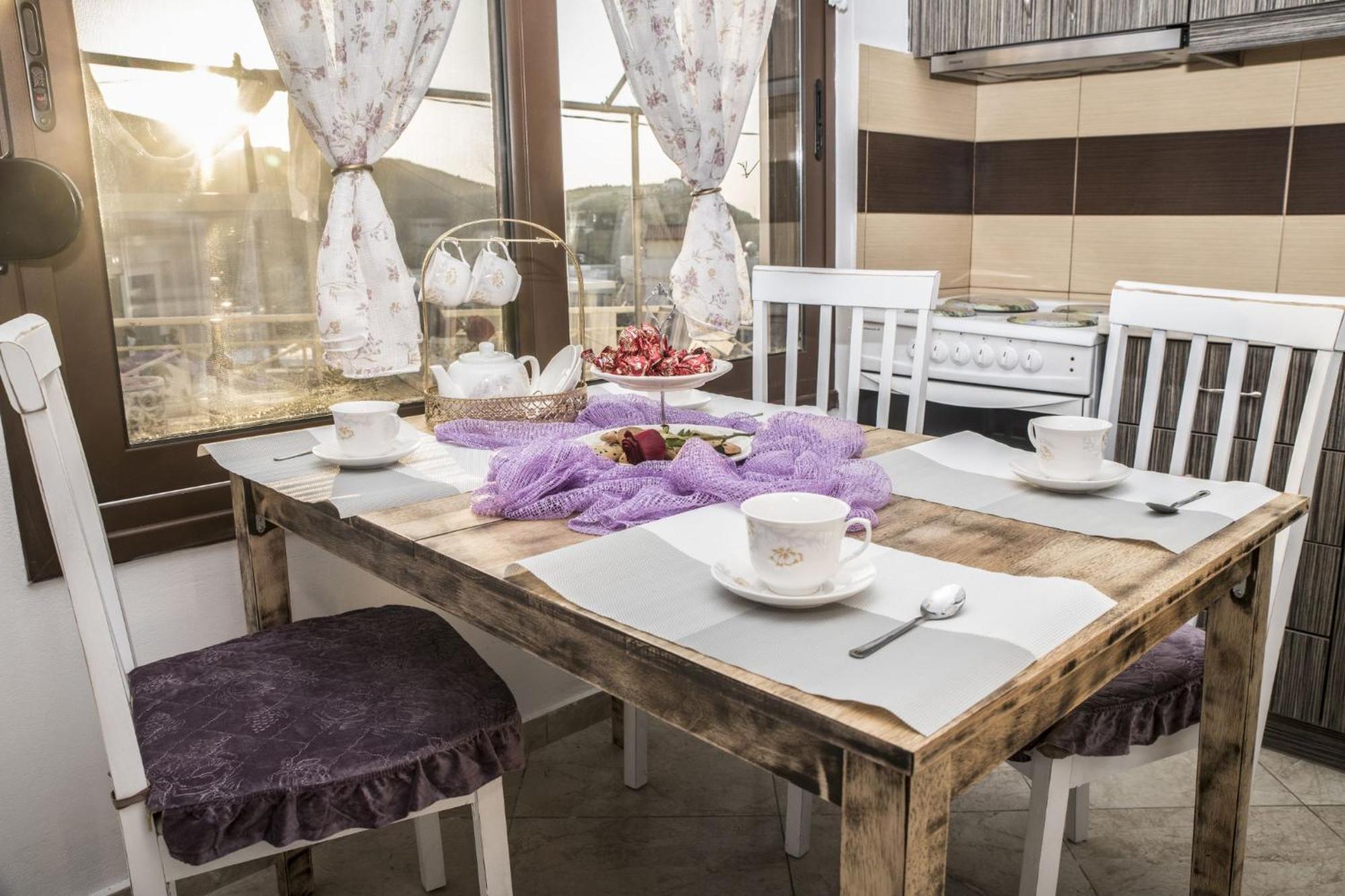 Kleopatra Deluxe Apartment With Jacuzzi كاميلاريون المظهر الخارجي الصورة